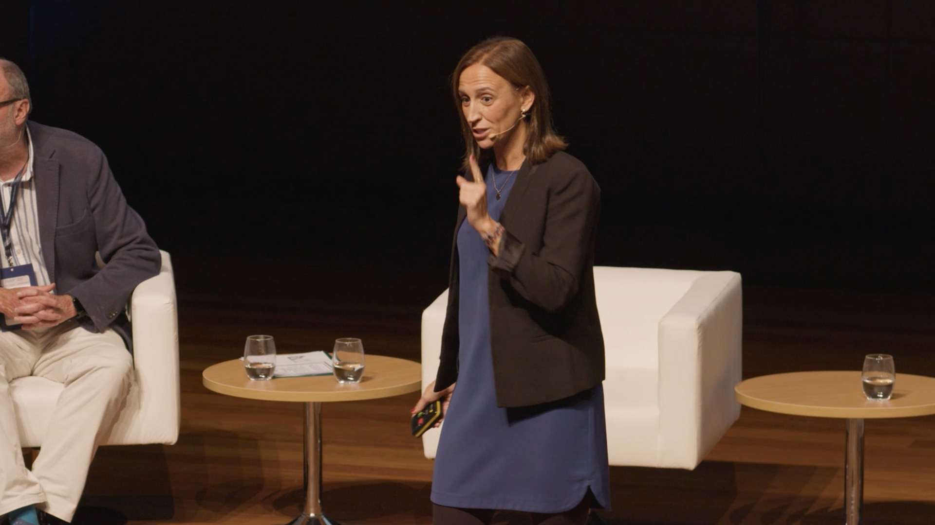 Laura Sánchez González de Ferrovial Energía en la mesa de Grupo Hedima Corporate con motivo del Corporate Learning Day 2025.